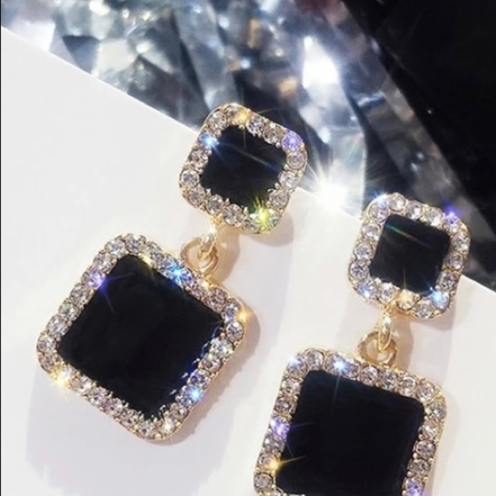 BLACK DOUBLE CRYSTAL EMBELLISHED SQUARE DANGLE EARRINGS